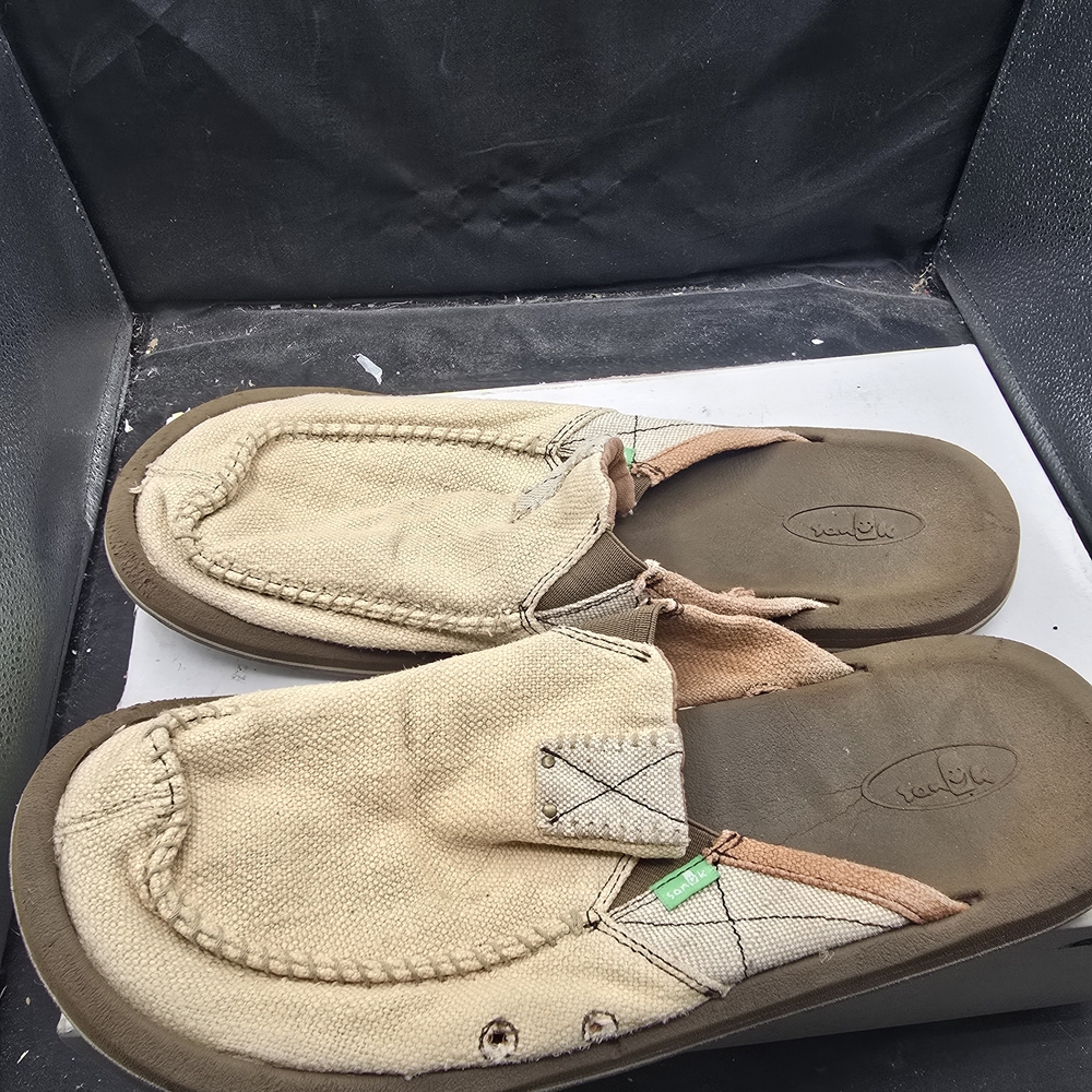Sanuk Men's Cream and‎ Tan Loafers